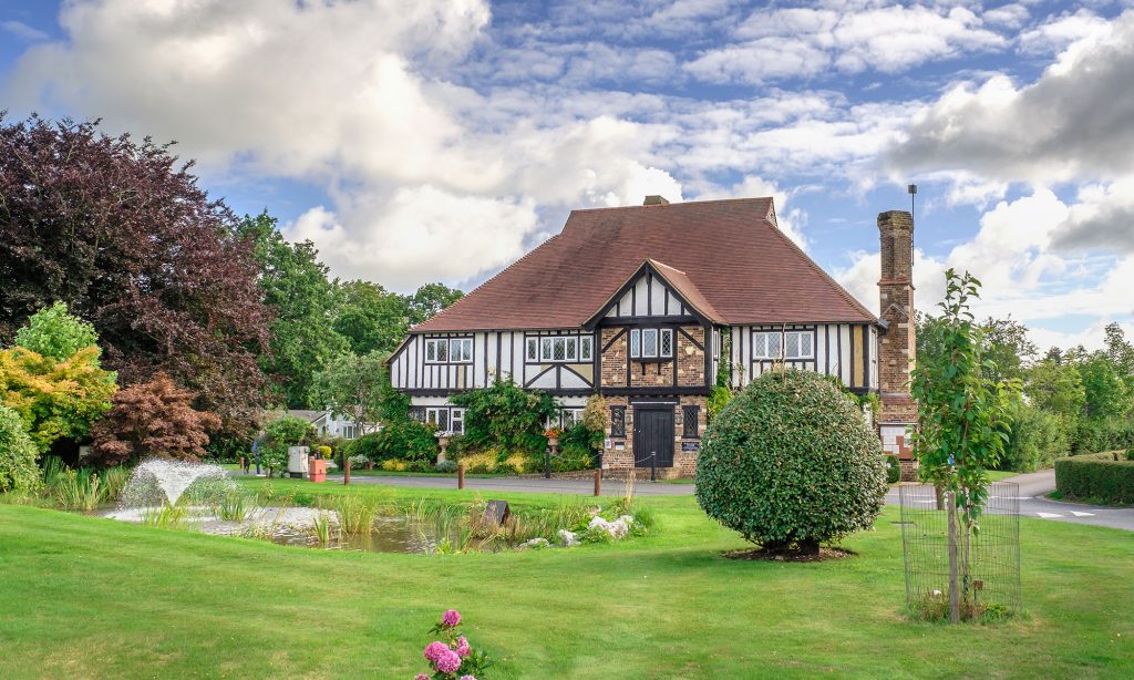 Warfield Park A well established park home estate in Bracknell, Berkshire