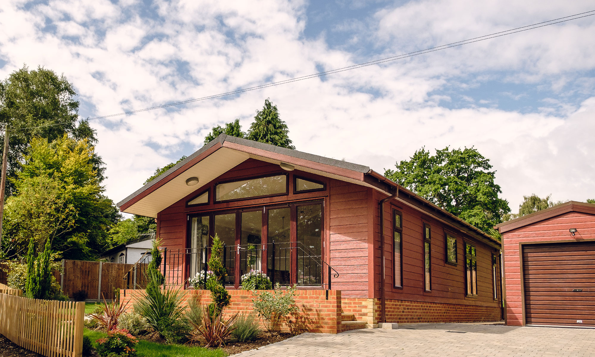 Warfield Park A well established park home estate in Bracknell, Berkshire